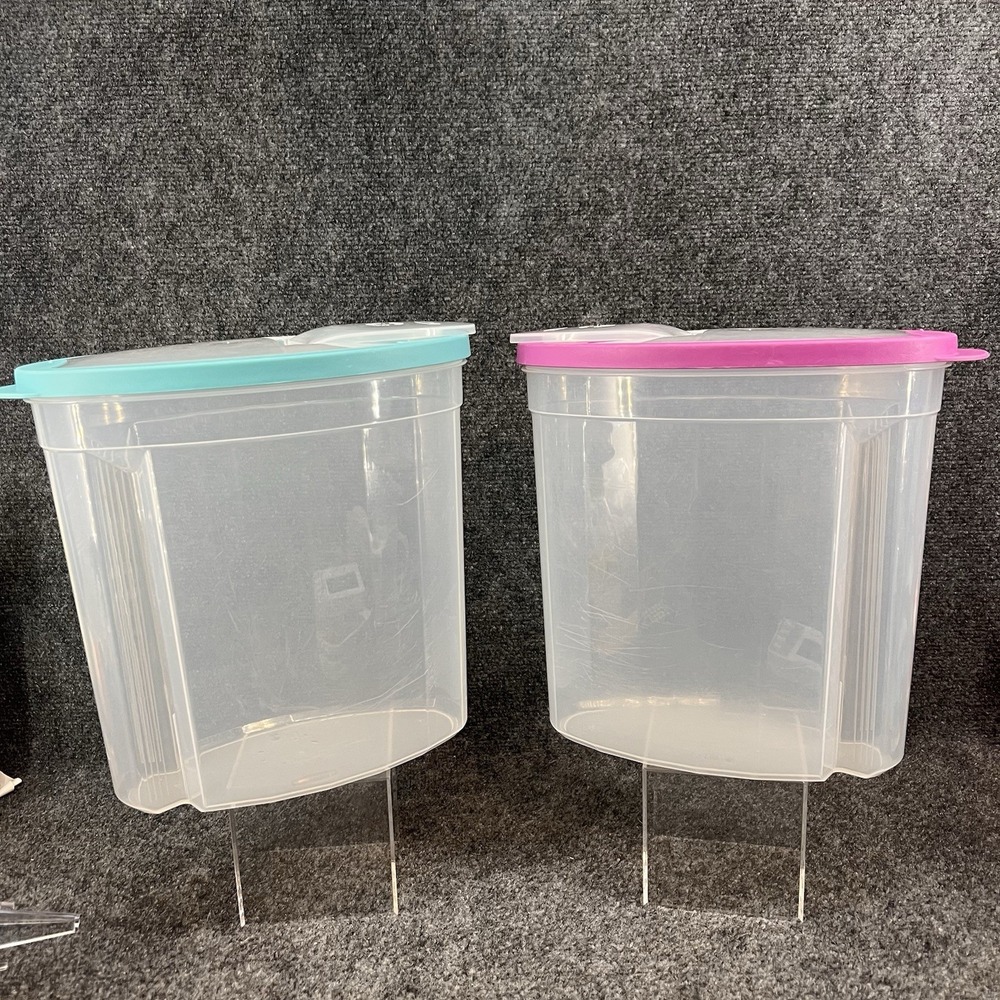 2 Rubbermaid Cereal Keeper Container 1.5 Gal Pink & Teal Flip Top 5.6L Set of 2